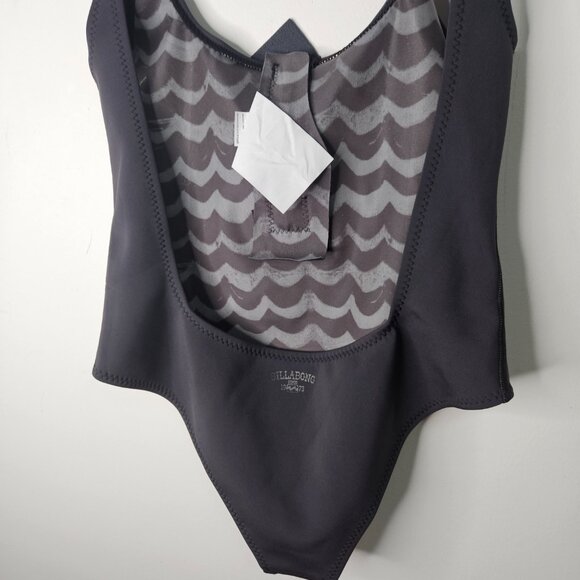 Billabong Way Back One Piece Surf Neoprene Zip Swimsuit Sz M Black - Picture 10 of 11